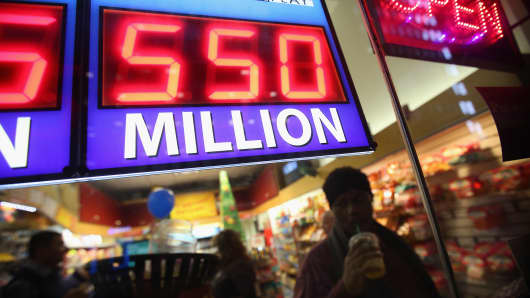The Powerball lottery reaches to $550 million jackpot.